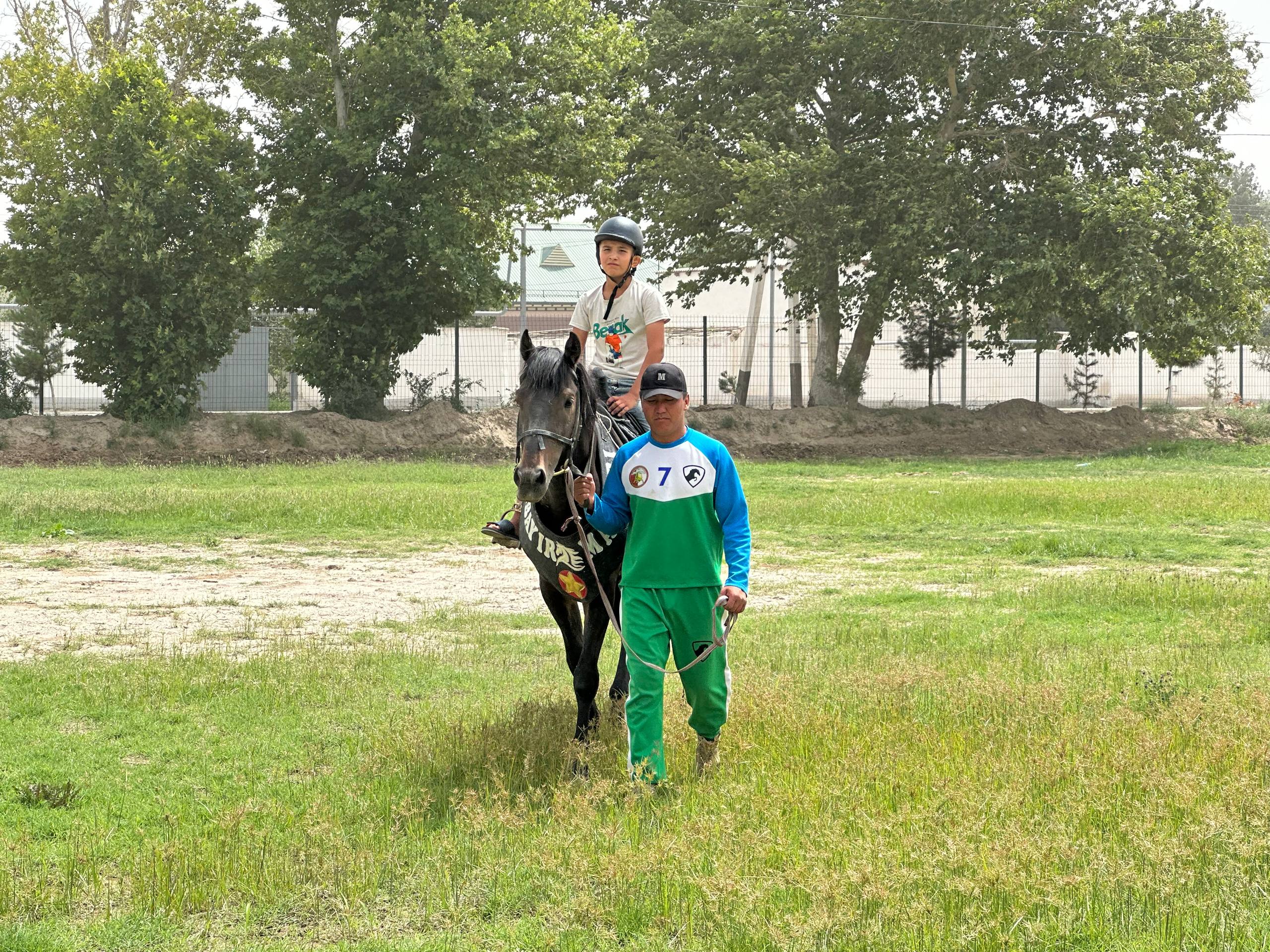 404